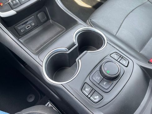 Used 2022 GMC Terrain SLT w/ LPO, 'HIT The Road' Package image 15