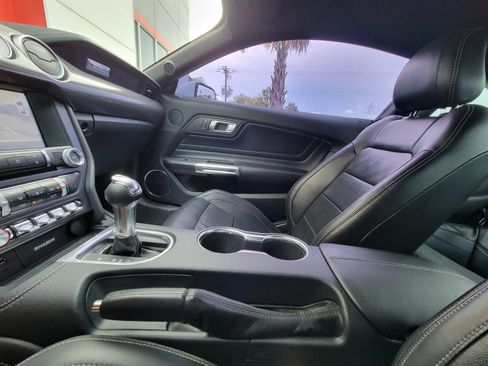 Used 2018 Ford Mustang GT Premium w/ GT Performance Package RWD image 14