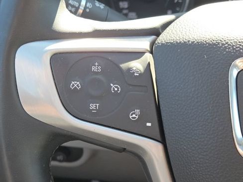 Used 2024 GMC Terrain SLT w/ Tech Package AWD/4WD image 13