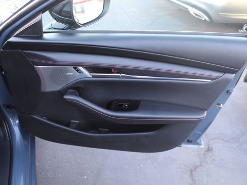 Used 2022 MAZDA MAZDA3 s FWD image 19
