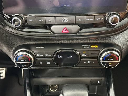 Used 2024 Kia Soul EX w/ Option Group 015 FWD image 15
