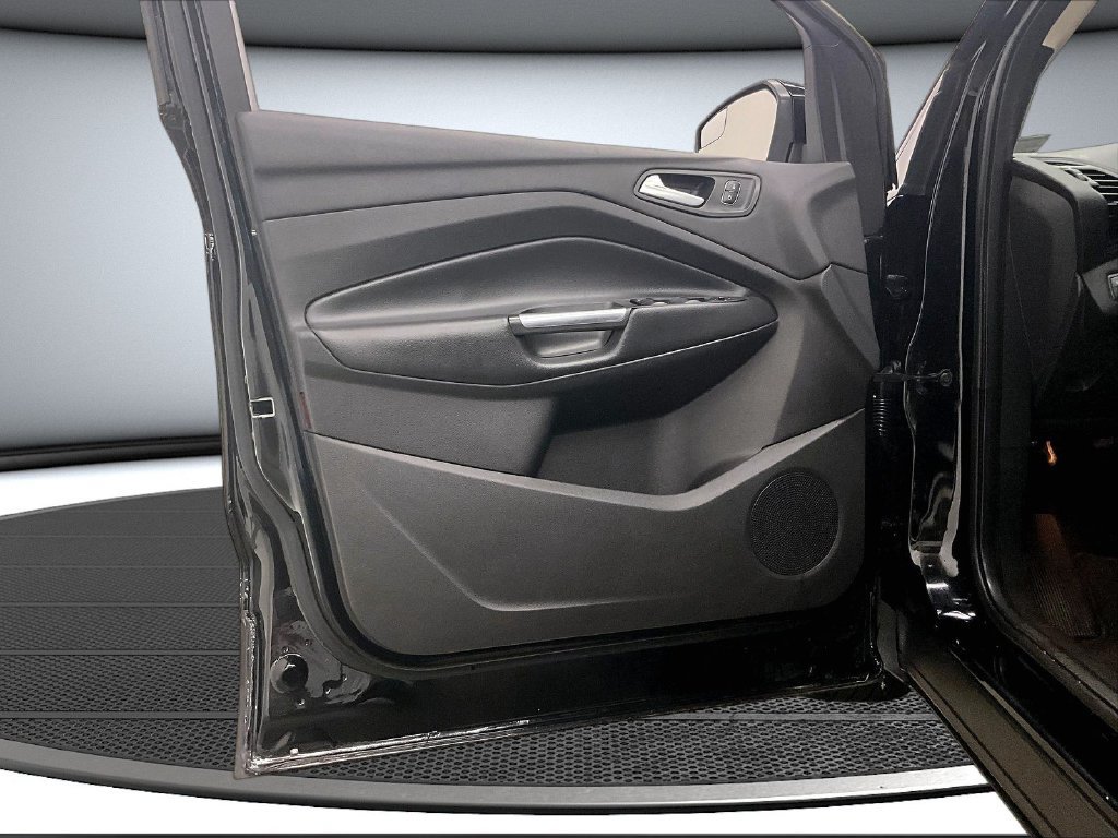 Used 2018 Ford Escape SE w/ SE Sport Appearance Package AWD/4WD image 19