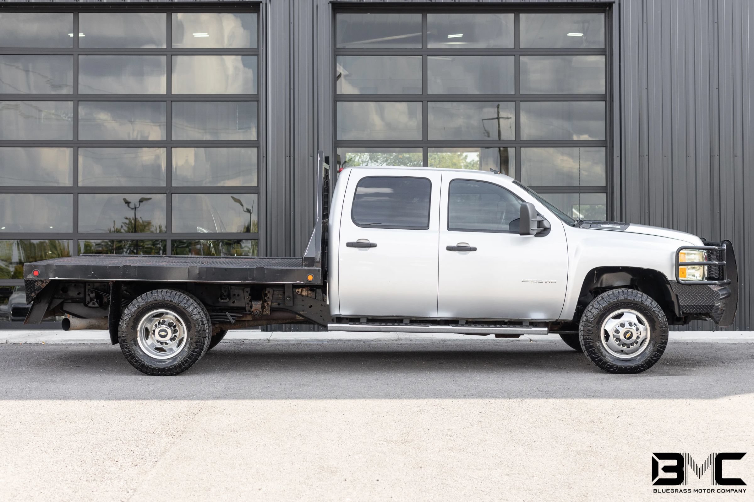 Used 2013 Chevrolet Silverado 3500 LT w/ Interior Plus Package AWD/4WD image 9