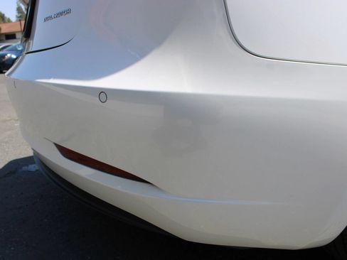 Used 2022 Tesla Model 3 Long Range AWD/4WD image 5