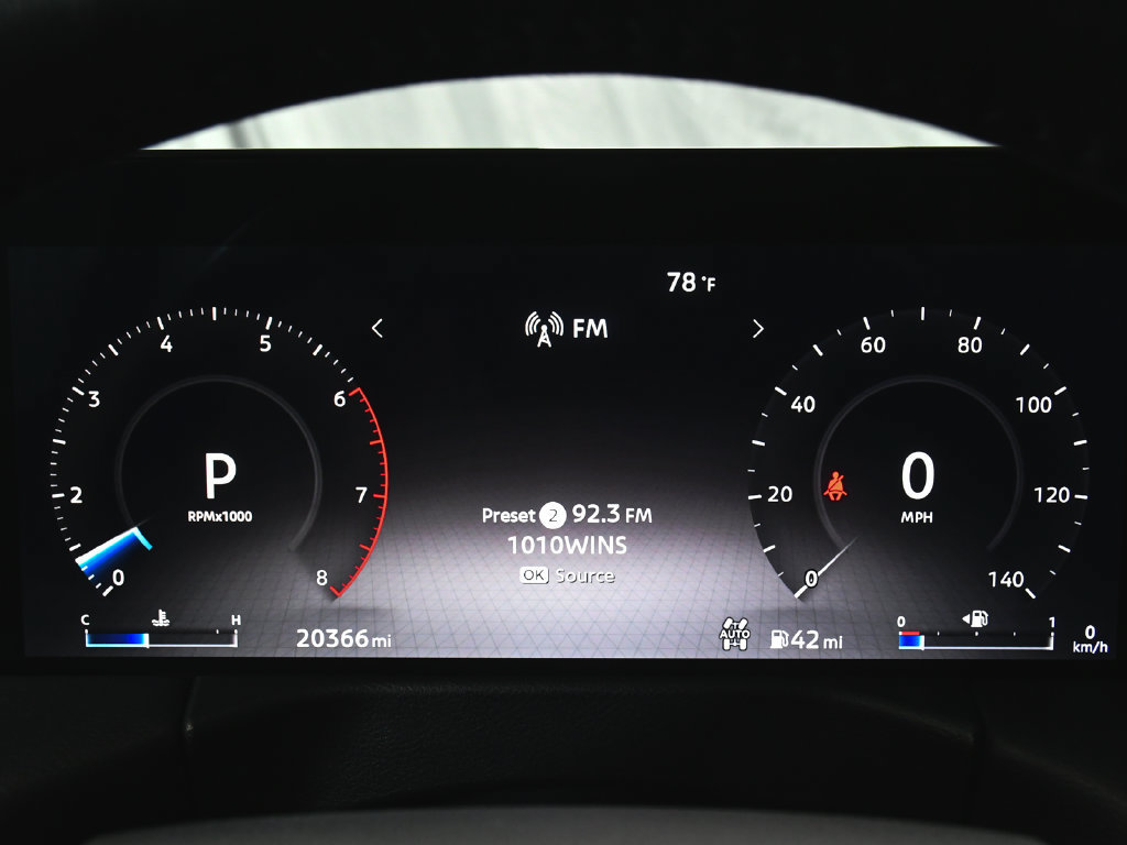 Used 2025 Nissan Armada SV AWD/4WD image 28