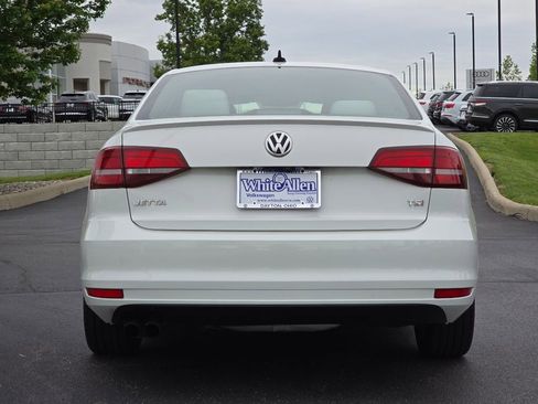 Used 2016 Volkswagen Jetta Sport FWD image 19