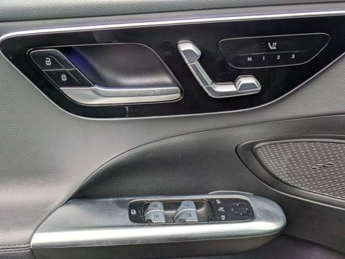 Used 2025 Mercedes-Benz C 300 4MATIC Sedan image 13