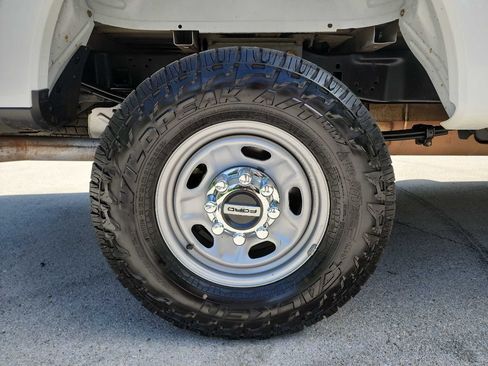 Used 2019 Ford F250 XL w/ XL Value Package AWD/4WD image 11