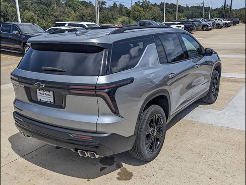 New 2027 Chevrolet Traverse LT w/ Midnight/Sport Edition FWD image 7