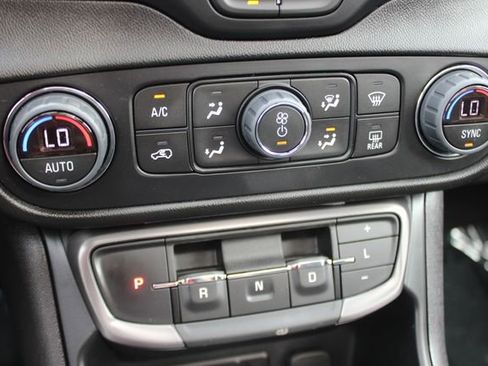 Used 2024 GMC Terrain AT4 w/ Infotainment Package II AWD/4WD image 8