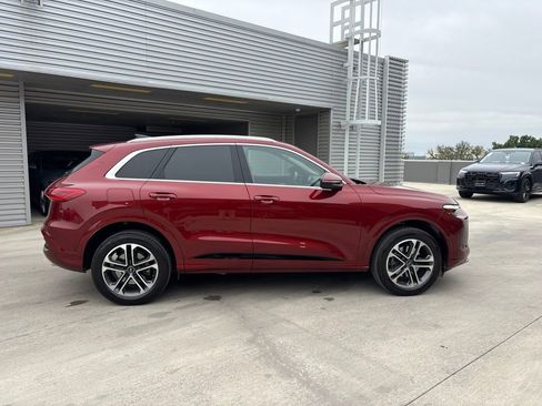 Used 2025 Audi Q5 Premium Plus w/ Premium Plus AWD/4WD image 4
