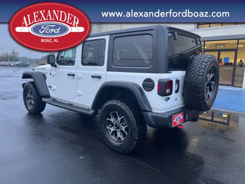 Used 2018 Jeep Wrangler Unlimited Rubicon w/ Cold Weather Group image 2