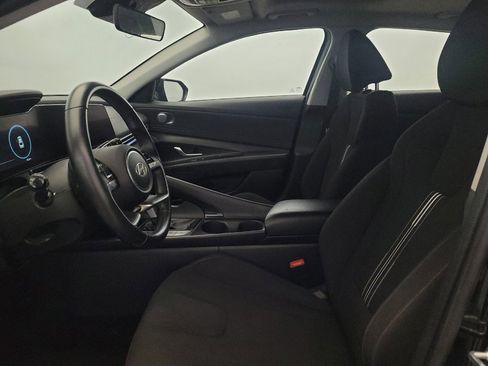 Used 2024 Hyundai Elantra SEL w/ Convenience Package FWD image 17