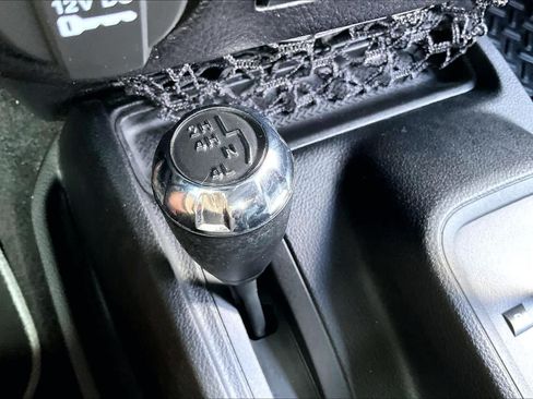 Used 2016 Jeep Wrangler Sport w/ Connectivity Group AWD/4WD image 33
