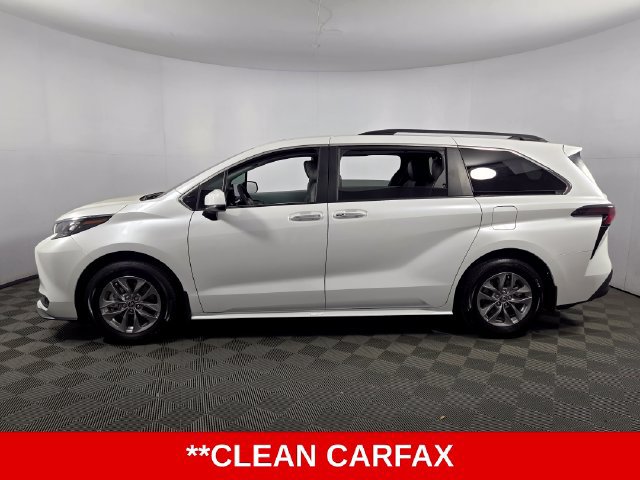 Used 2026 Toyota Sienna XLE FWD image 5