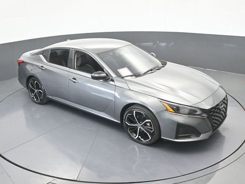 Used 2024 Nissan Altima 2.5 SR image 49