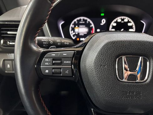 Certified 2025 Honda Pilot Sport image 16