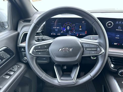 Certified 2025 Chevrolet Suburban Z71 image 11