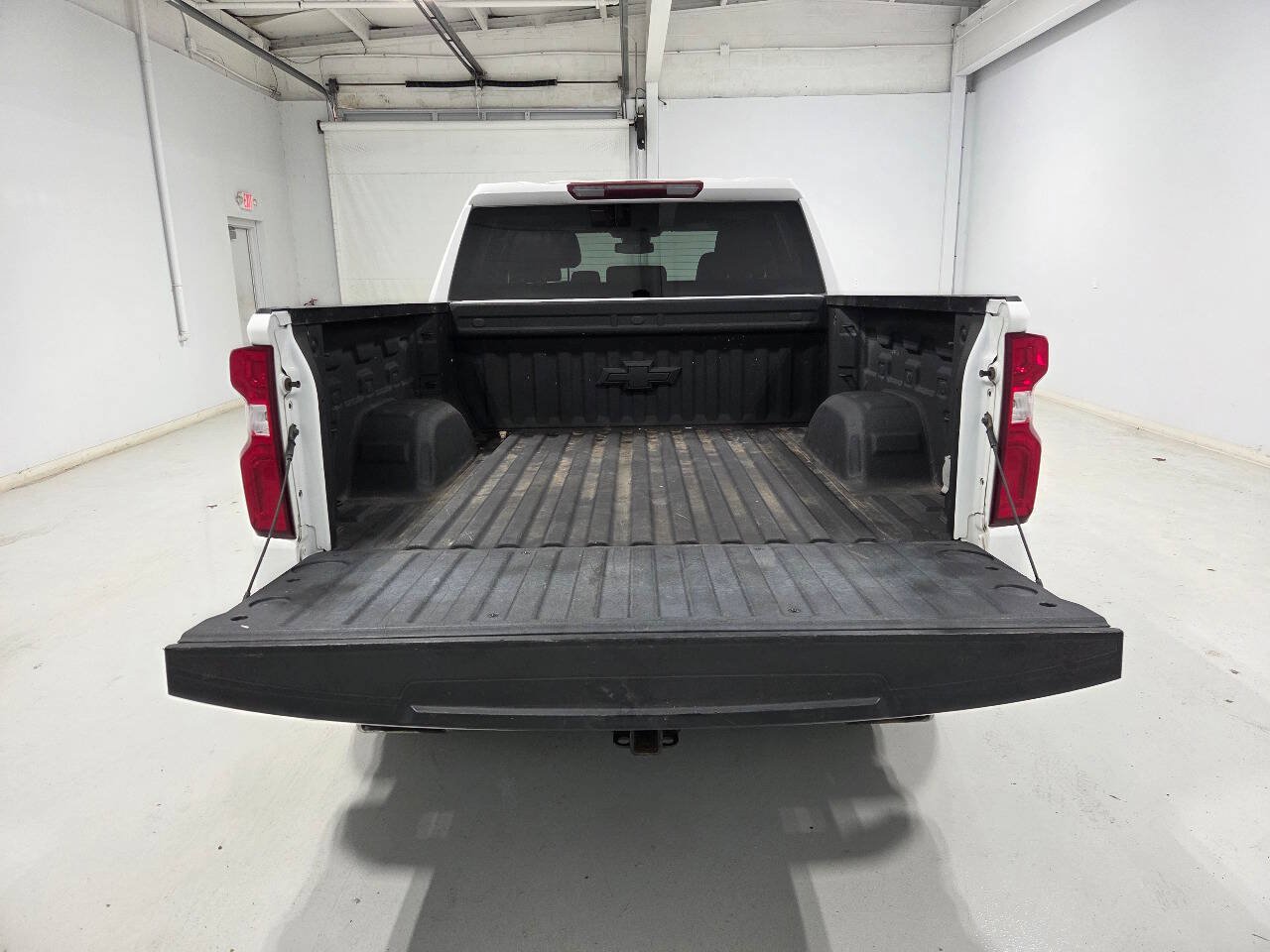 Used 2022 Chevrolet Silverado 1500 LTZ w/ Z71 Off-Road Package AWD/4WD image 9