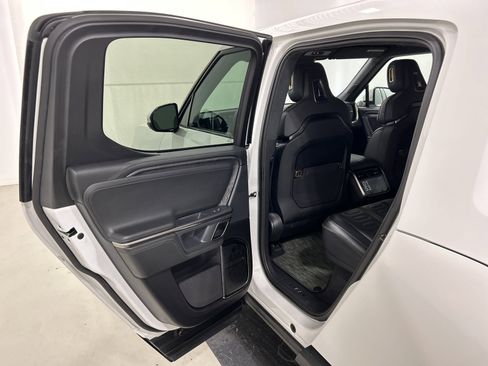 Used 2023 Rivian R1T Adventure AWD/4WD image 17
