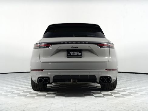 Used 2022 Porsche Cayenne Turbo AWD/4WD image 6