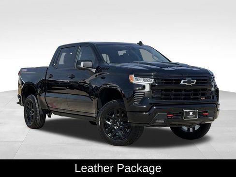 Used 2026 Chevrolet Silverado 1500 LT Trail Boss w/ LT Trail Boss Premium Package AWD/4WD image 2