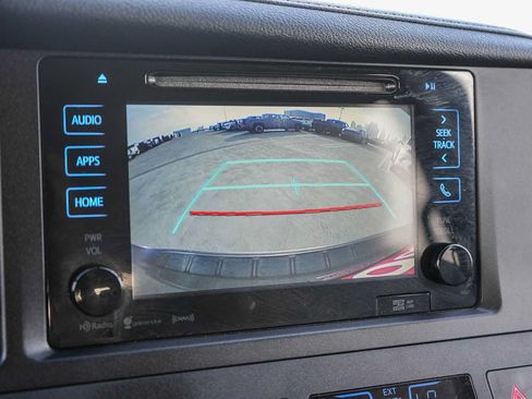 Used 2017 Toyota Sienna XLE w/ XLE Navigation Package FWD image 25