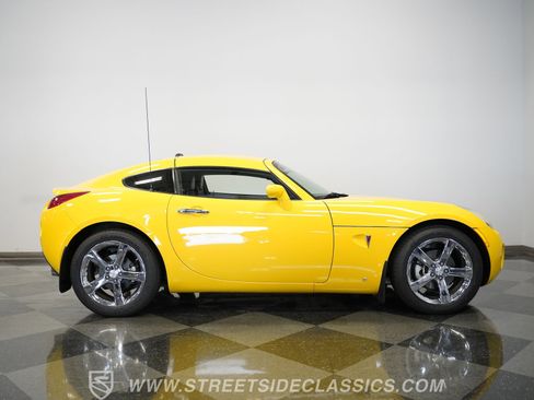 Used 2009 Pontiac Solstice Coupe w/ Premium Package image 17