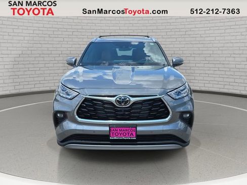 New 2026 Toyota Highlander Platinum AWD/4WD image 2