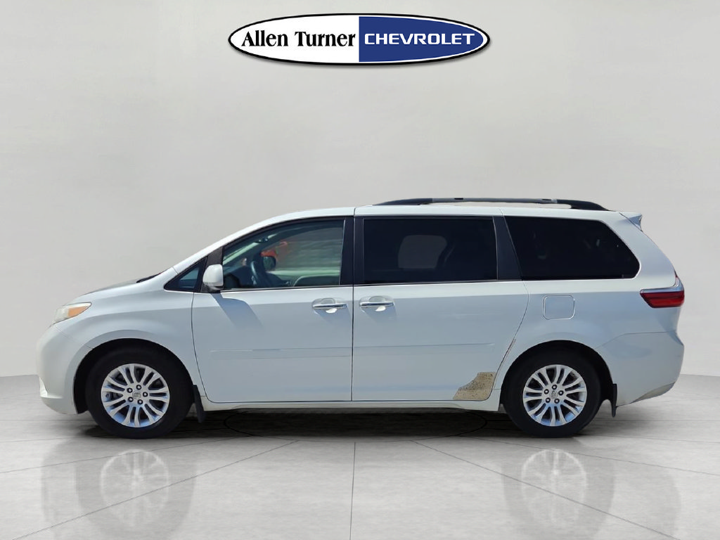 Used 2015 Toyota Sienna XLE FWD image 6