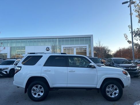 Used 2024 Toyota 4Runner SR5 image 8