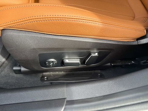 Certified 2025 BMW 330i Sedan w/ Convenience Package image 18