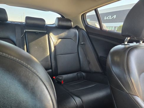 Certified 2019 Kia Stinger Base image 14