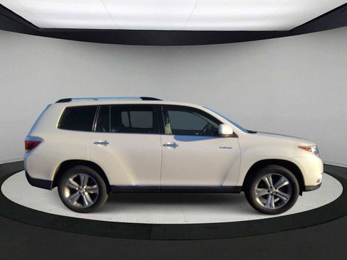 Used 2011 Toyota Highlander Limited image 9