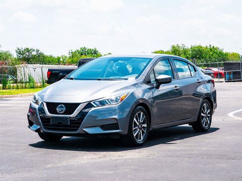 Used 2021 Nissan Versa SV FWD image 7