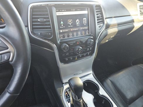 Used 2018 Jeep Grand Cherokee Limited image 33