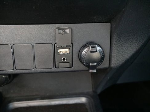 Used 2014 Toyota RAV4 XLE AWD/4WD image 21