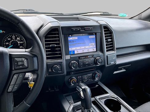 Used 2018 Ford F150 XLT w/ Equipment Group 302A Luxury AWD/4WD image 7