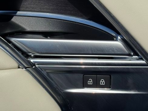 Used 2023 Land Rover Range Rover SE image 18