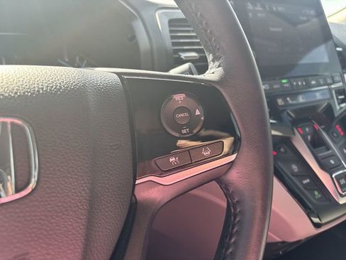 Used 2024 Honda Odyssey Touring image 36