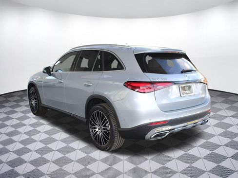 Used 2026 Mercedes-Benz GLC 300 image 3