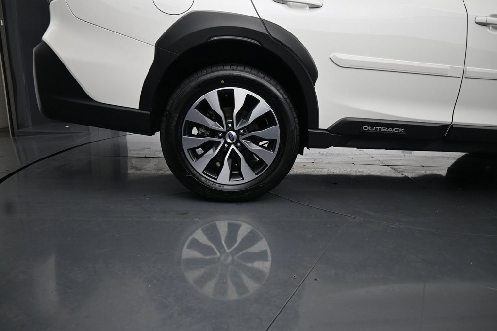 Used 2025 Subaru Outback Limited AWD/4WD image 10