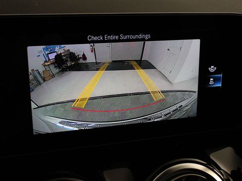 Used 2022 Mercedes-Benz GLA 250 4MATIC image 13