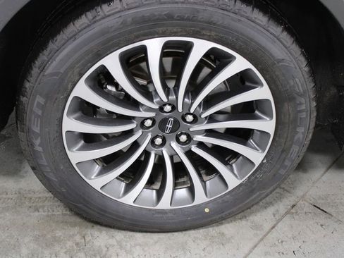 Used 2024 Lincoln Aviator Reserve w/ Equipment Group 201A image 14