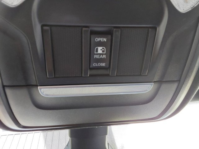 Used 2021 RAM 1500 Big Horn AWD/4WD image 40