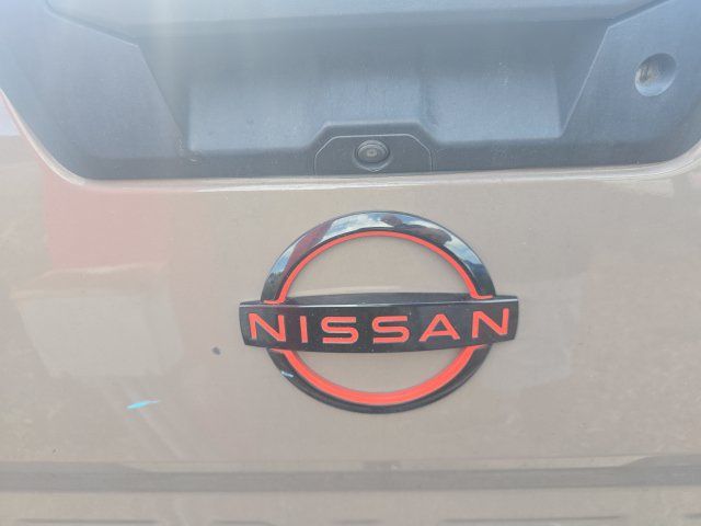 Used 2022 Nissan Frontier PRO-4X w/ Technology Package AWD/4WD image 5