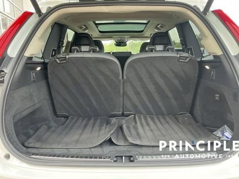 Certified 2023 Volvo XC90 B5 Plus AWD/4WD image 12