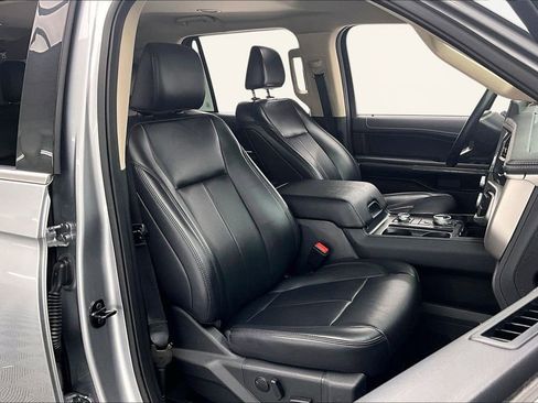 Used 2024 Ford Expedition Max XLT image 7