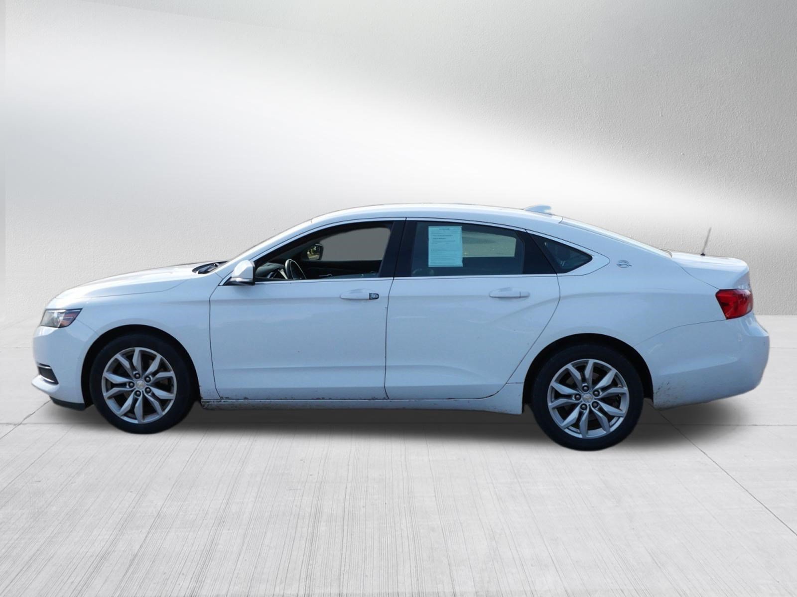 Used 2016 Chevrolet Impala LT w/ Convenience Package FWD image 4