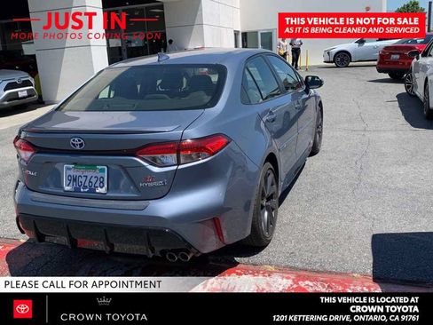 Used 2024 Toyota Corolla SE w/ SE Package FWD image 2